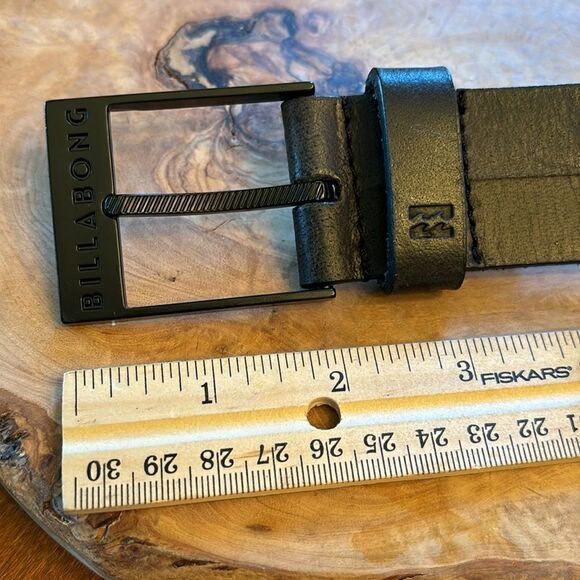 NEW. Billabong Dimension Leather Belt - S - Picture 3 of 8